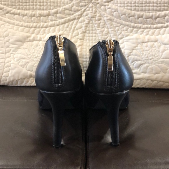 SOLD!!!! Alfani booties size 9 - Picture 4 of 7